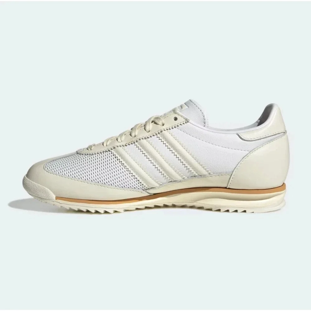 adidas Men's White and Cream Retro Runner Sneakers